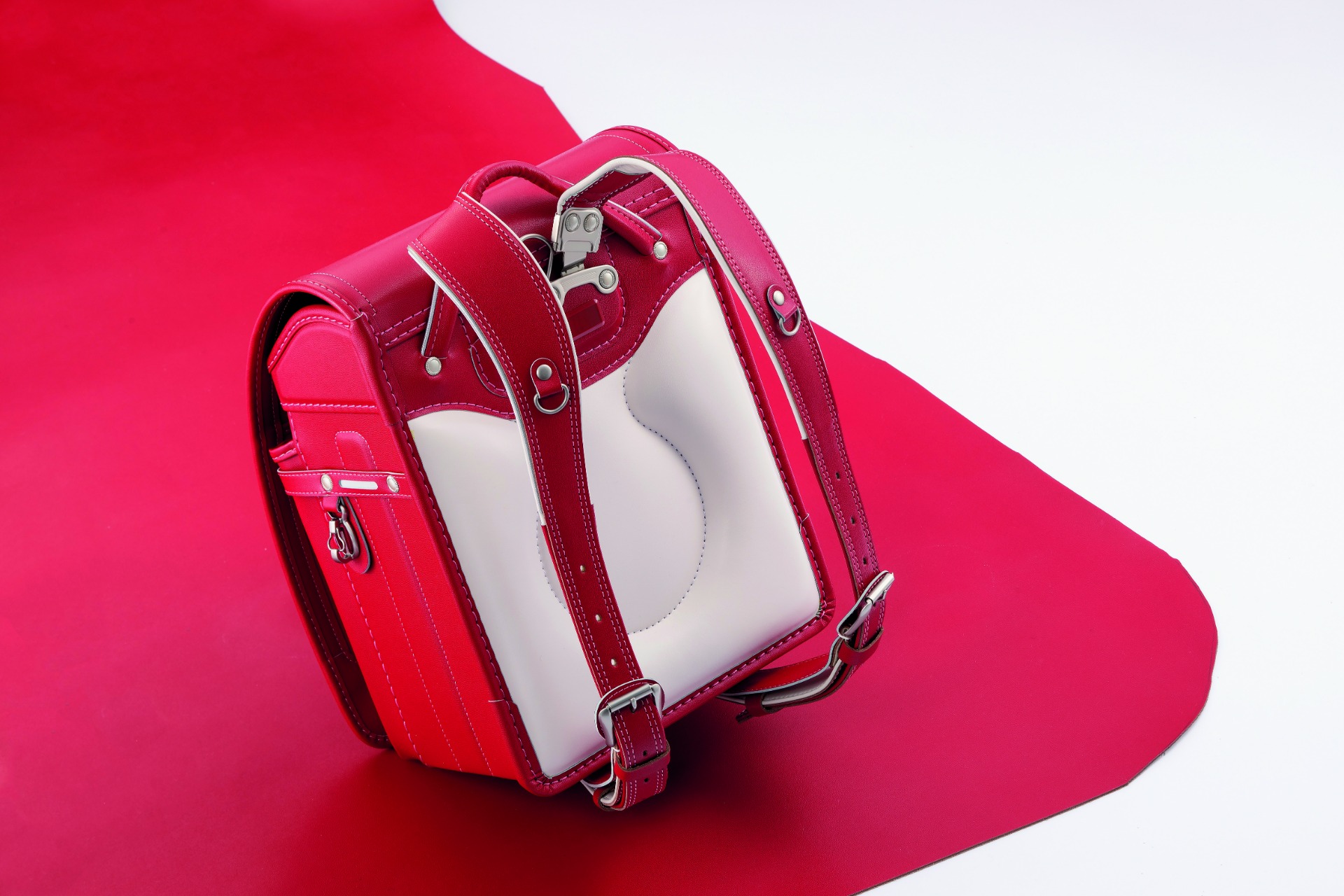 【新品未使用】 レザー調セルフスタンド ラッセルノ 1596 楽天市場】鳶壱 LX-20N 牛ヌメ革工具2段差し スリム 細幅